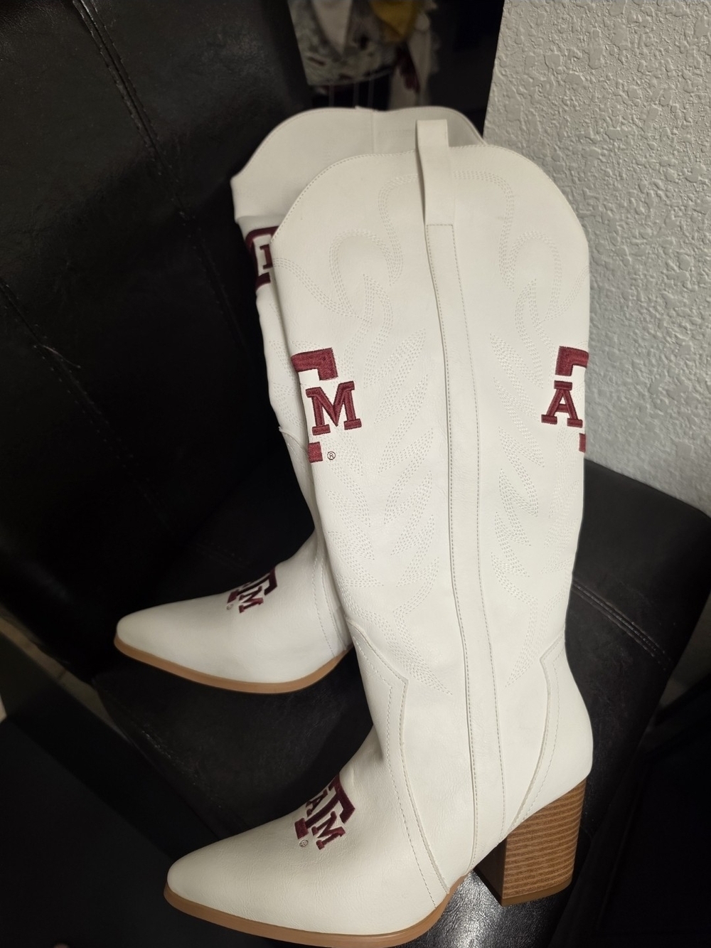 TITLE:
Texas A&M Aggies Ivory White Western Cowboy Boots Wome - Collegiate Style